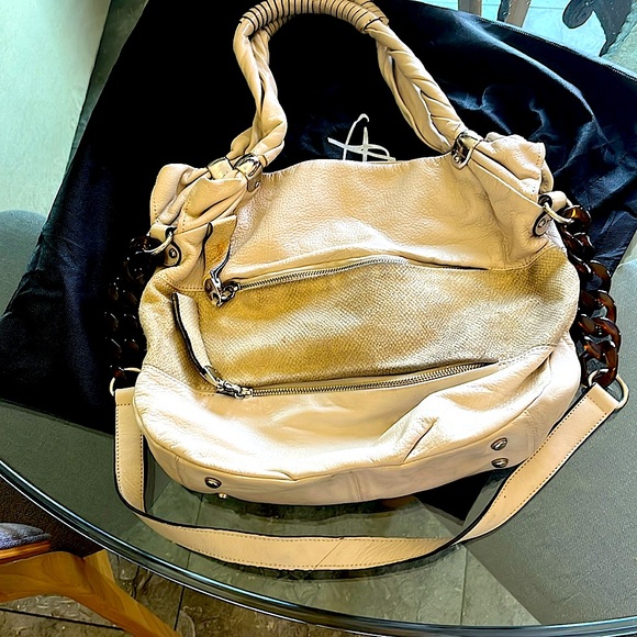 b. Makowsky tan cream & gold bag beautiful leather w/dust bag silver hardware - Picture 9 of 17